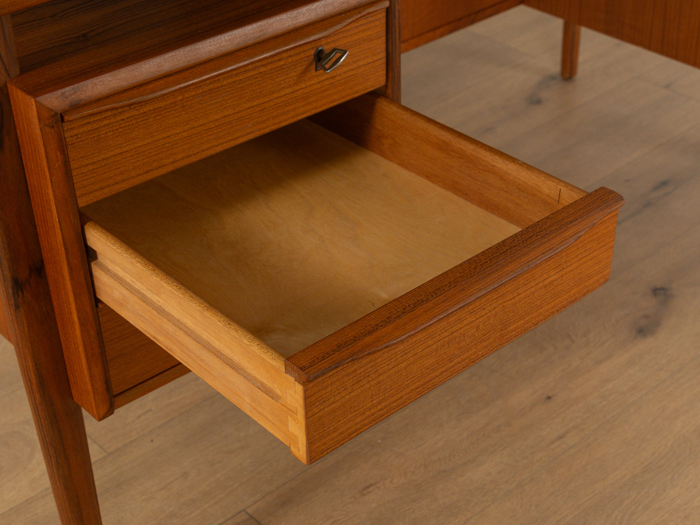 1960s Desk, Peter Løvig Nielsen