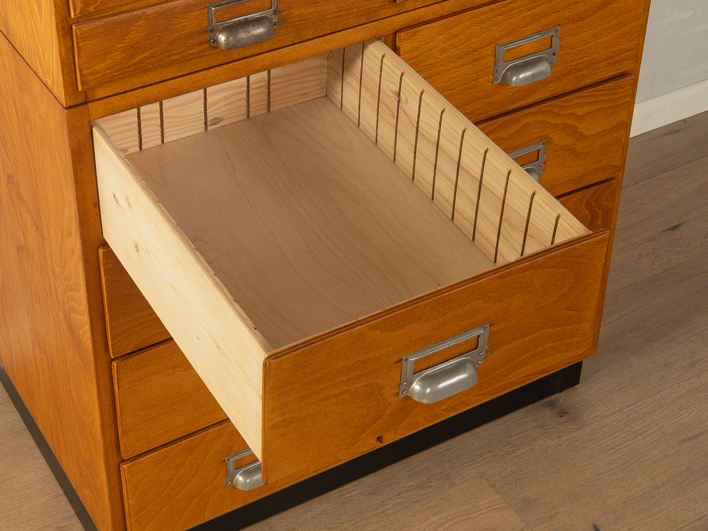 1950er Jahre Schubladenschrank