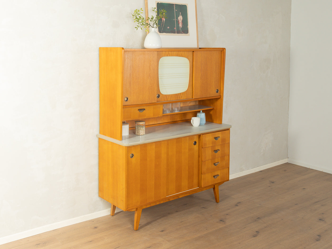 Zauberhafter Küchenschrank