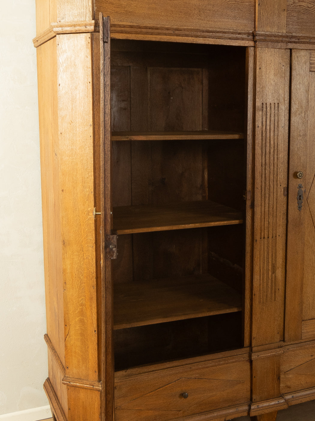 Klassizistischer Kleiderschrank, um 1840