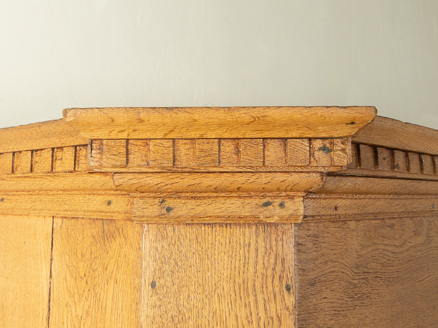 Klassizistischer Kleiderschrank, um 1840