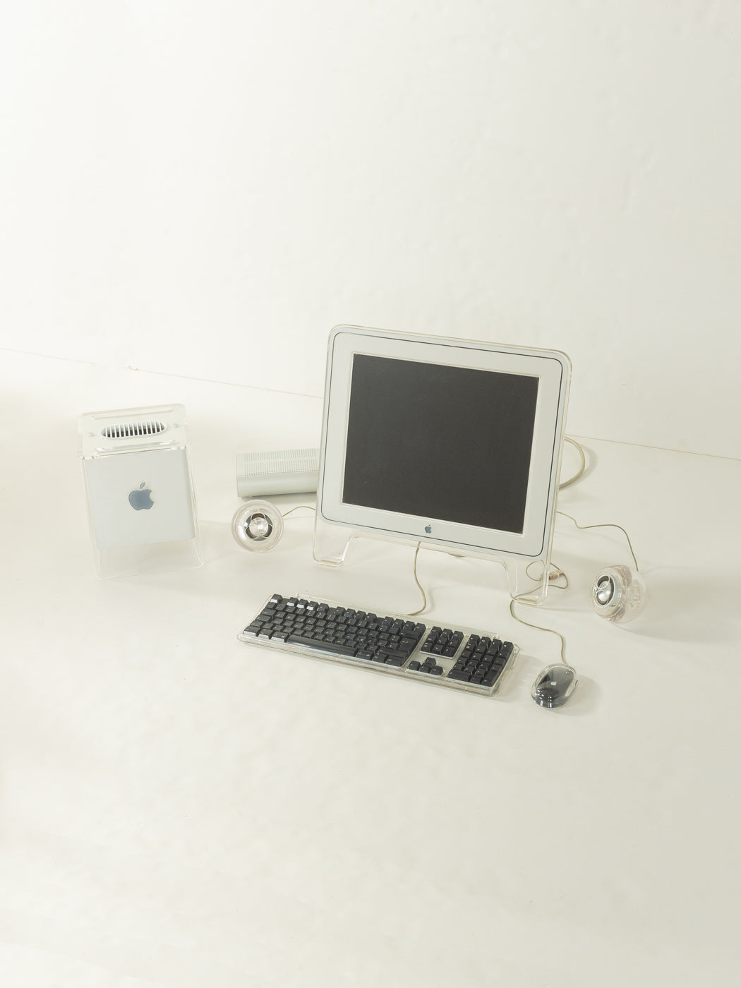 Power Mac G4 Cube & 17'' Studio Display, Apple