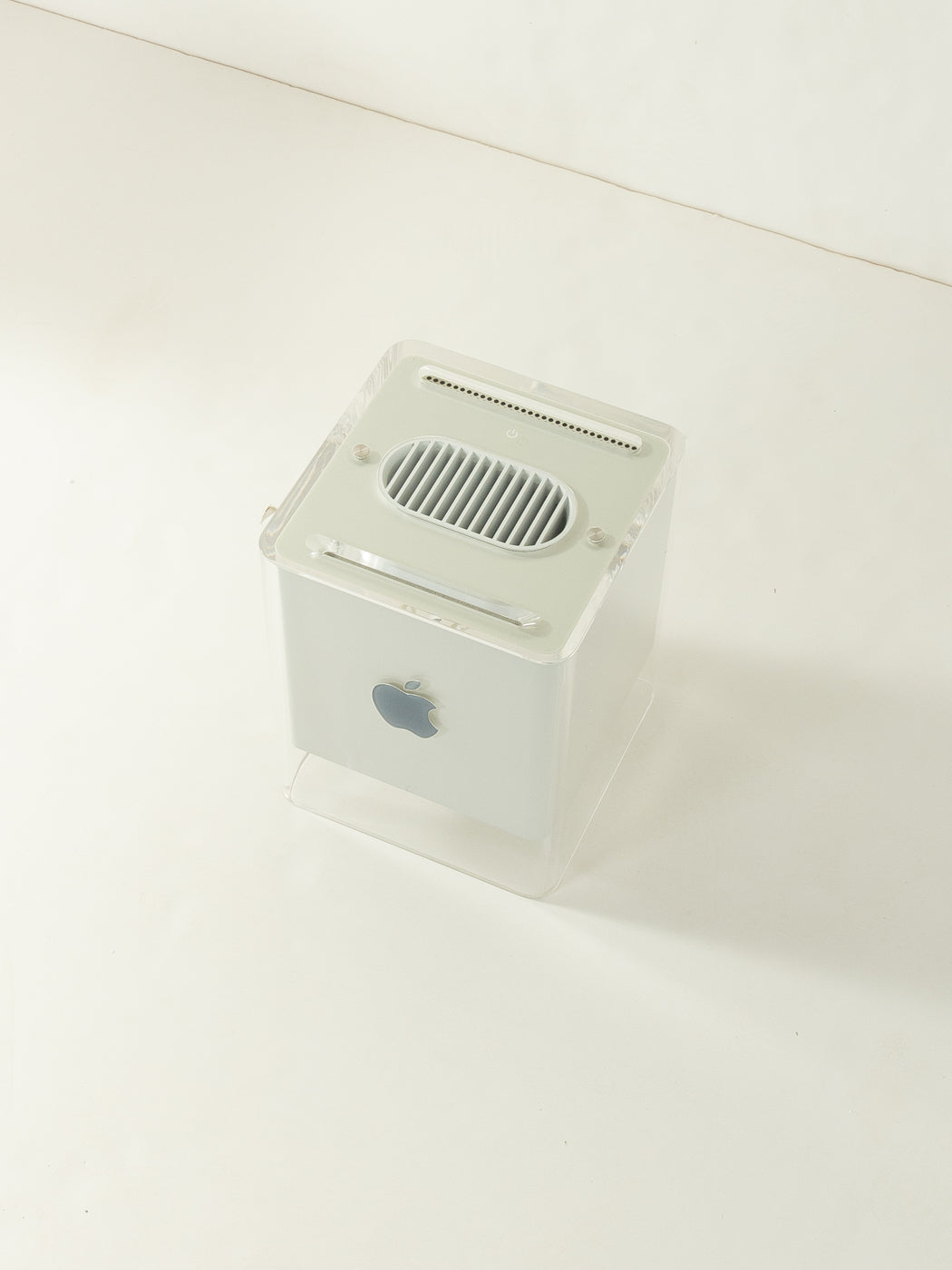 Power Mac G4 Cube & 17'' Studio Display, Apple