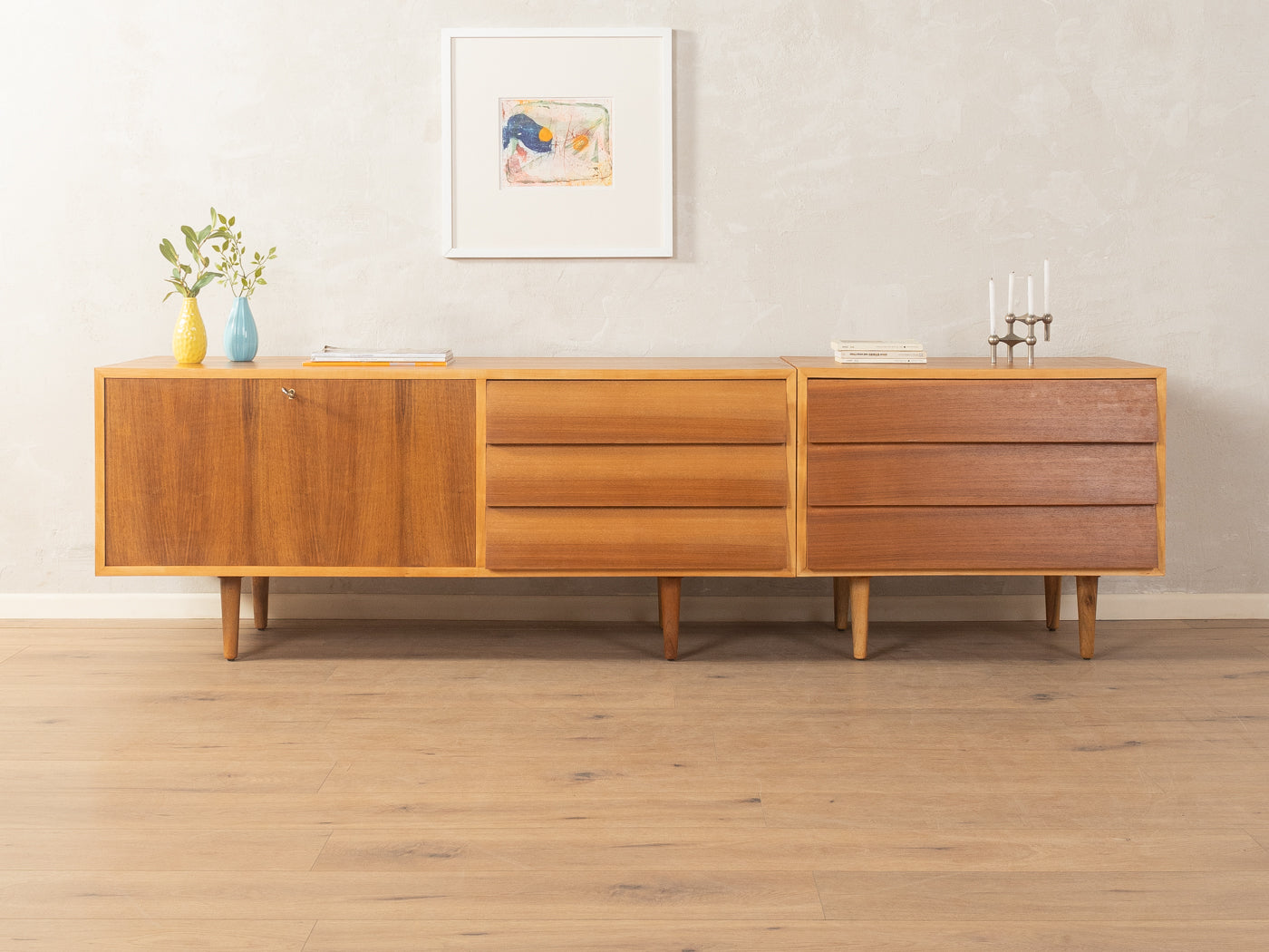 Asymmetrischer Schreibtisch im Mid-Century-Stil - Bild 7