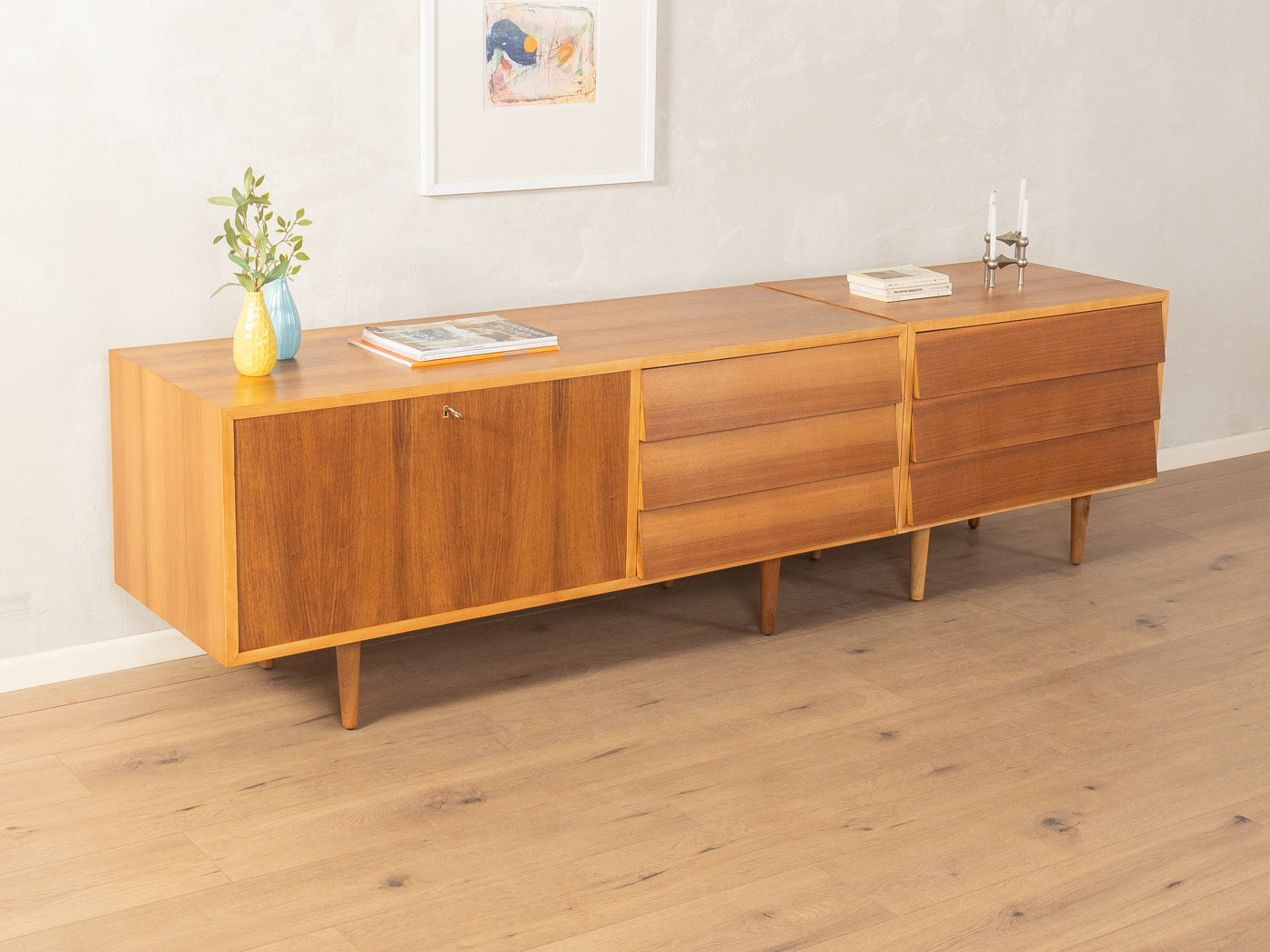 Asymmetrischer Schreibtisch im Mid-Century-Stil - Bild 5