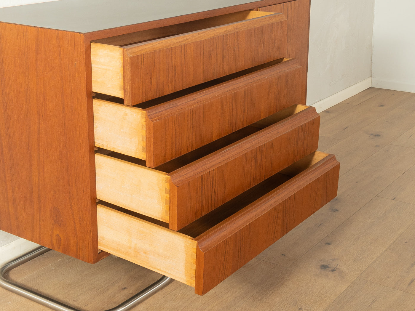 Einzigartige Kommode, Oldenburger Möbelwerkstätten