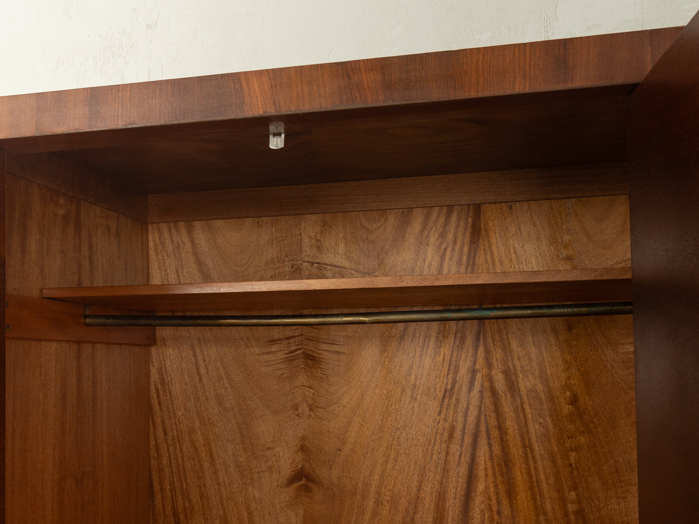 Art déco Kleiderschrank