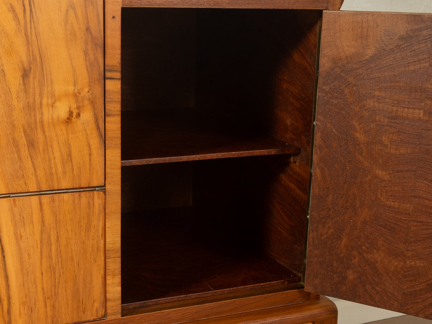 1930s Art Deco bar cabinet