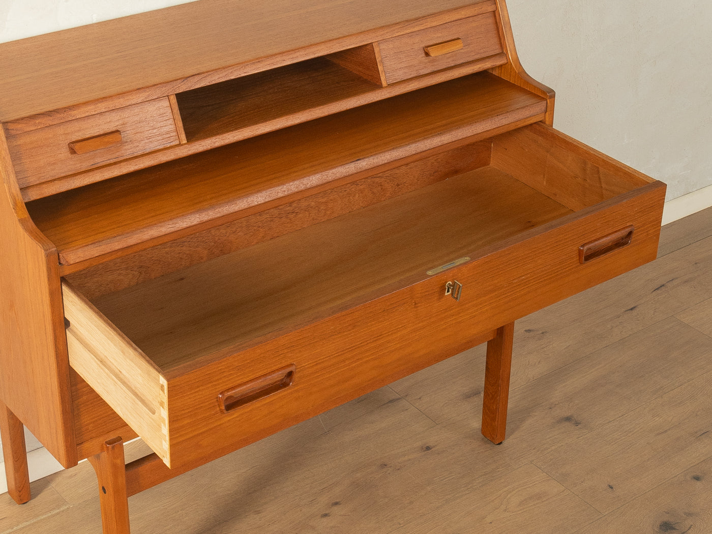 1960s bureau, Arne Wahl Iversen