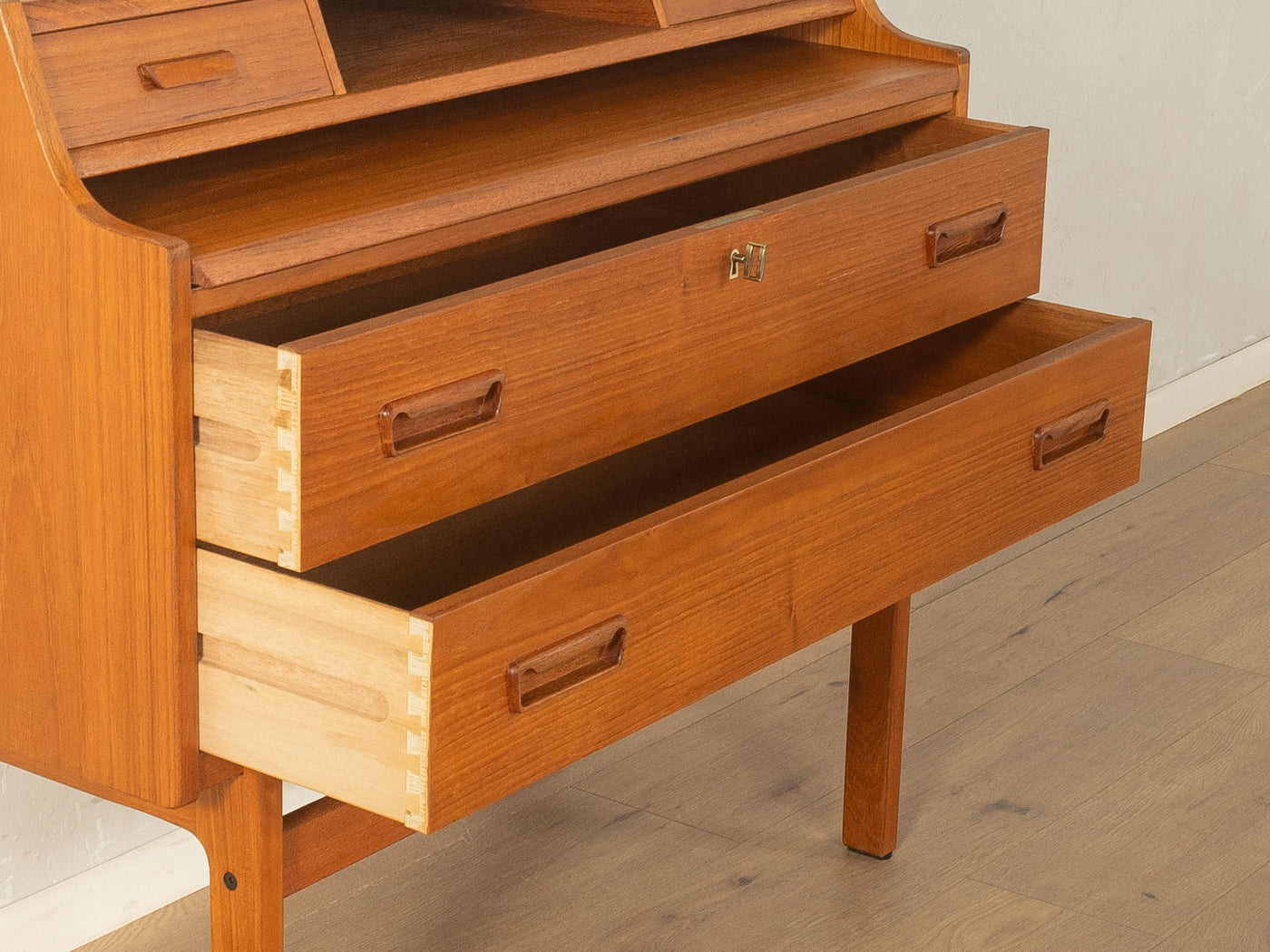1960s bureau, Arne Wahl Iversen