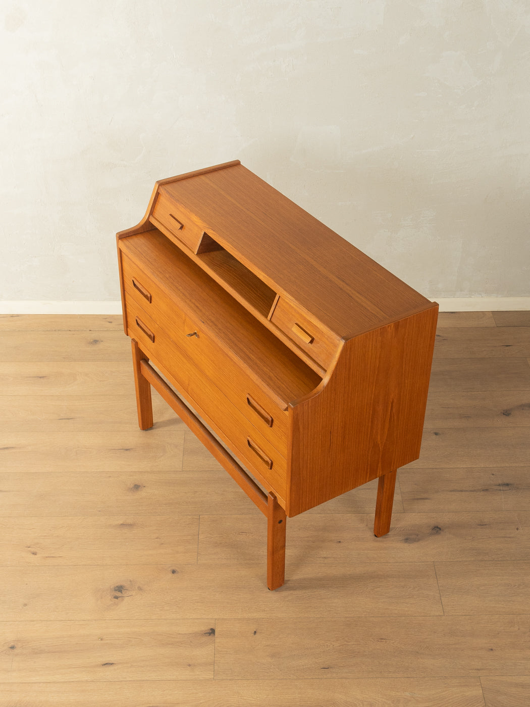 1960s bureau, Arne Wahl Iversen