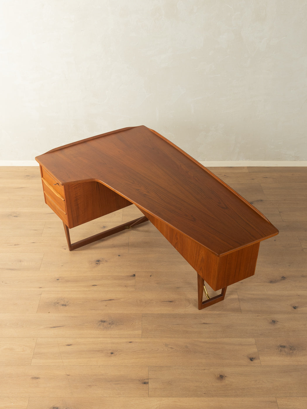 Boomerang Schreibtisch, Peter Løvig Nielsen