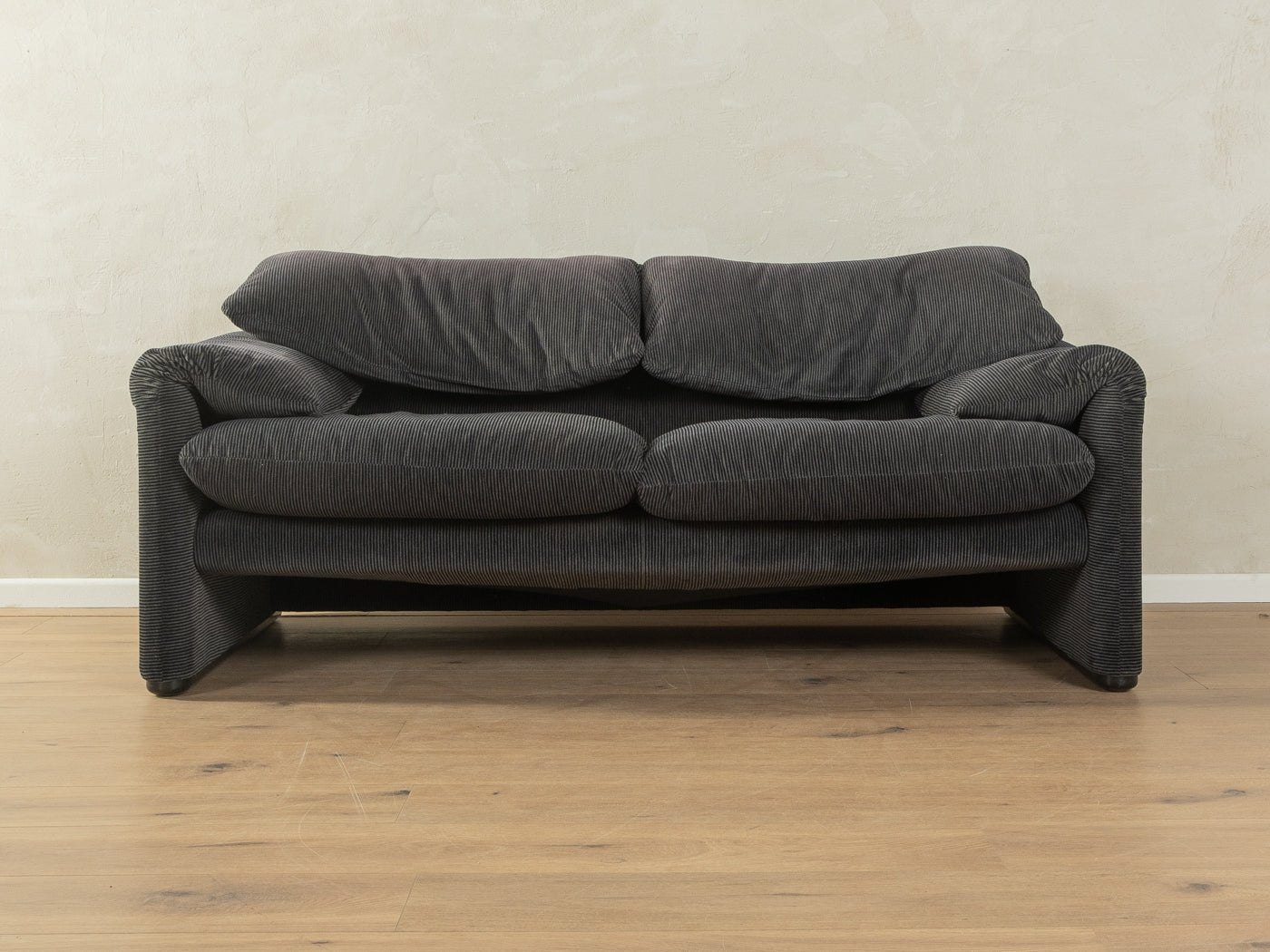 "675 MARALUNGA" Sofa, Vico Magistretti, Cassina - Mid Century Friends - Vintage - Retro - Mid Century
