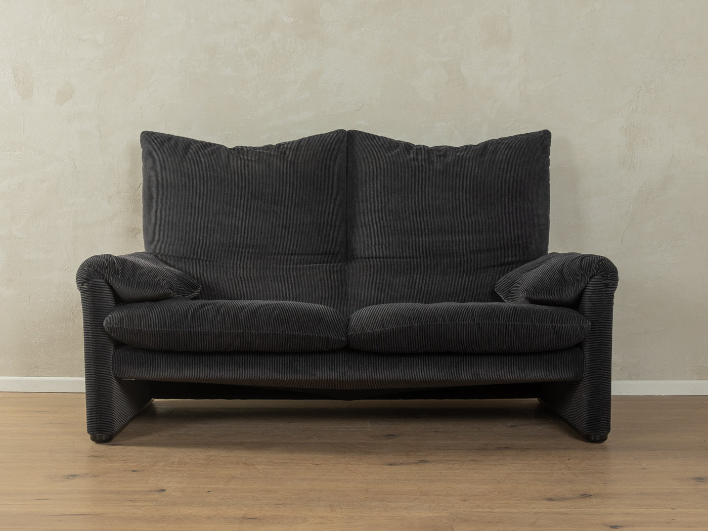"675 MARALUNGA" Sofa, Vico Magistretti, Cassina - Mid Century Friends - Vintage - Retro - Mid Century