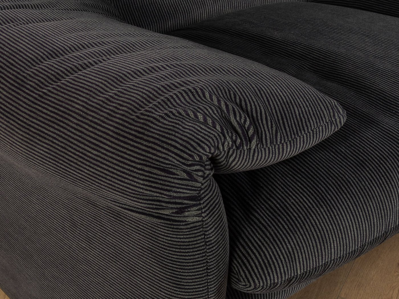 "675 MARALUNGA" Sofa, Vico Magistretti, Cassina - Mid Century Friends - Vintage - Retro - Mid Century