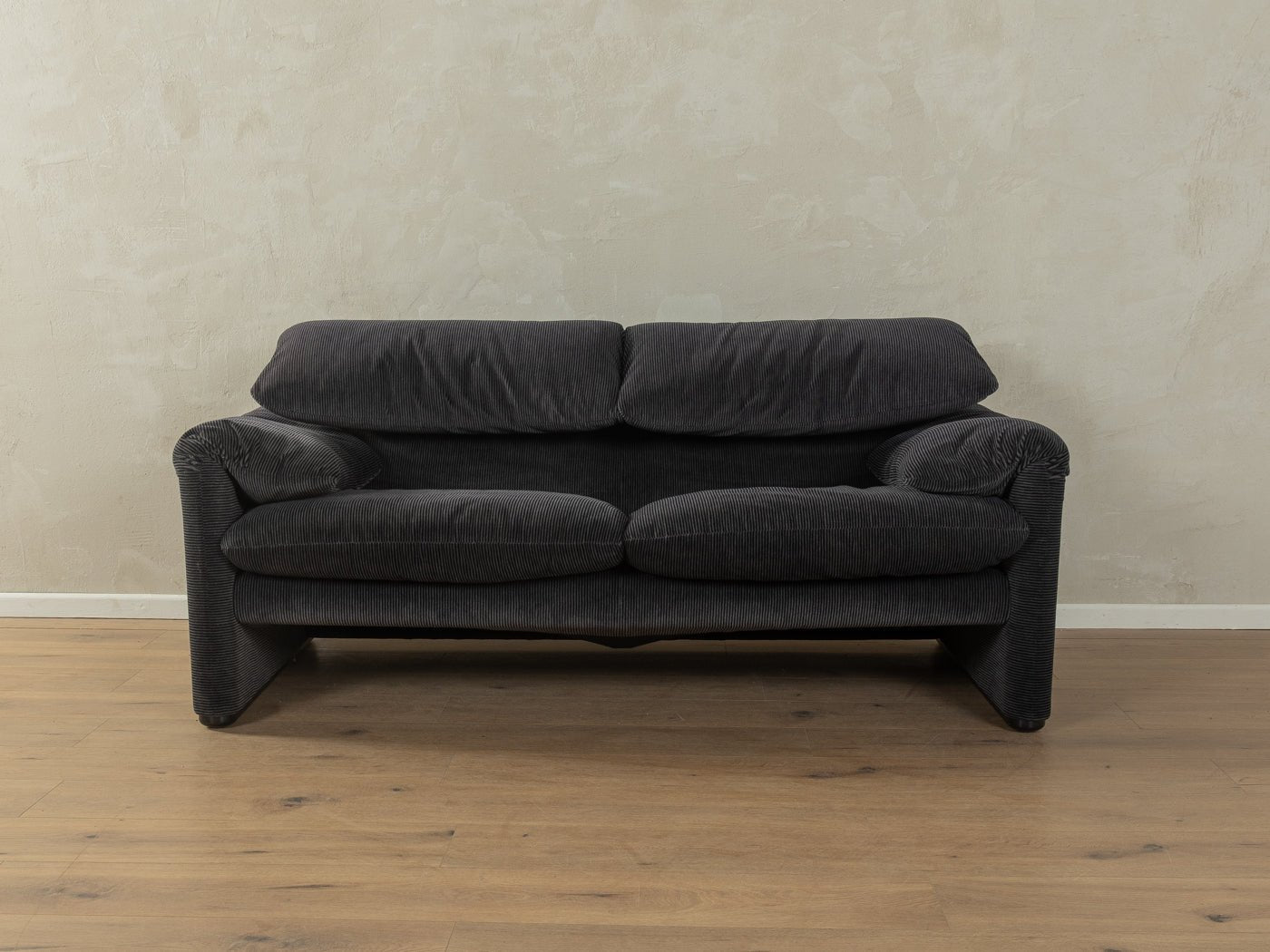 "675 MARALUNGA" Sofa, Vico Magistretti, Cassina - Mid Century Friends - Vintage - Retro - Mid Century