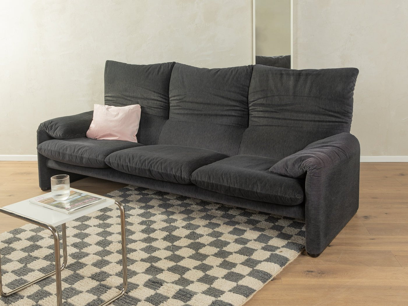 "675 MARALUNGA" Sofa, Vico Magistretti, Cassina - Mid Century Friends - Vintage - Retro - Mid Century