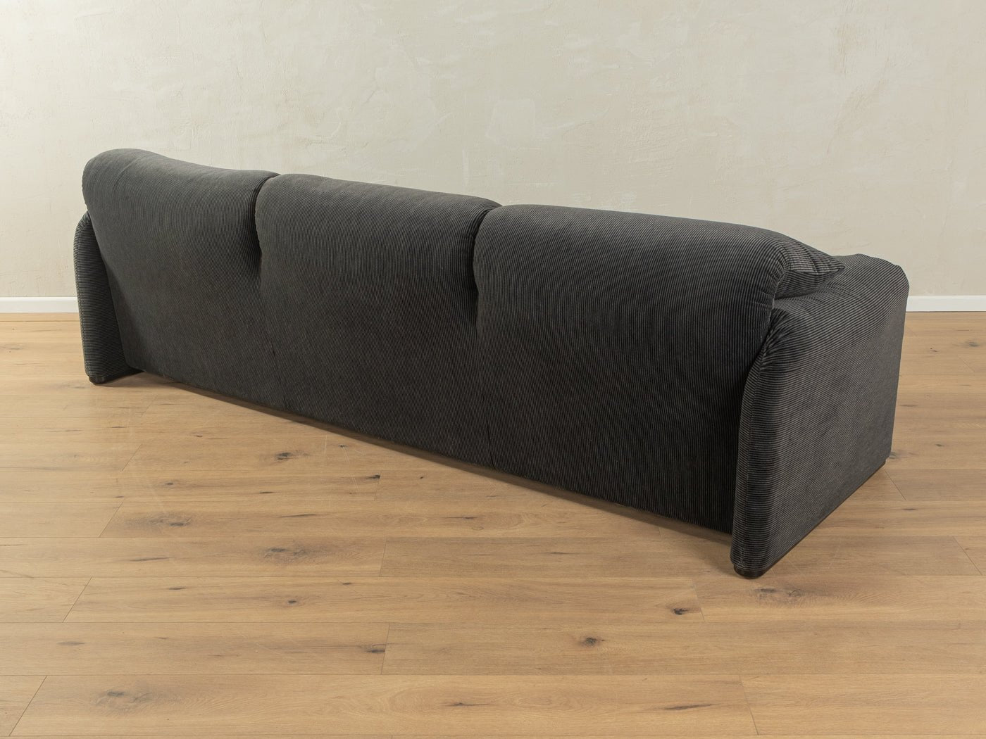 "675 MARALUNGA" Sofa, Vico Magistretti, Cassina - Mid Century Friends - Vintage - Retro - Mid Century