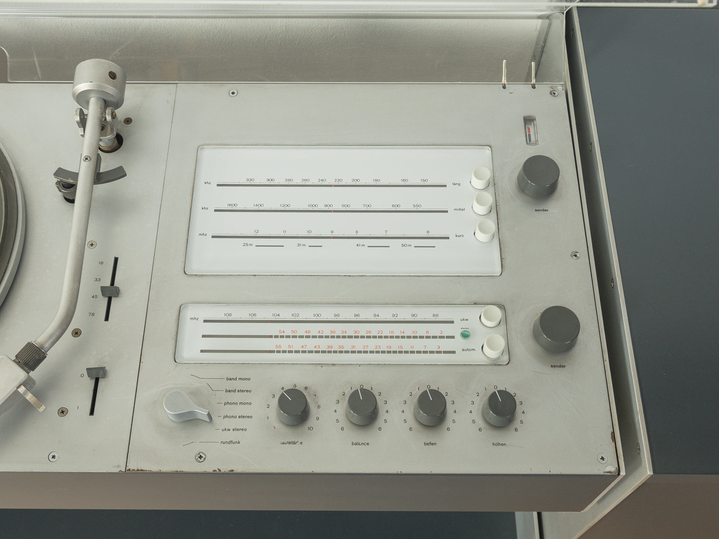 Braun TC 45/1 & Vitsœ 606 Shelving system, Dieter Rams