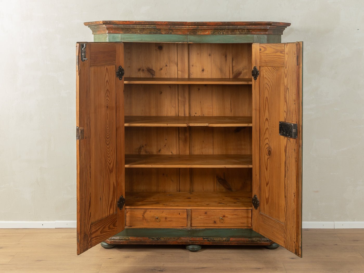 Antiker Bauernschrank - Mid Century Friends - Vintage - Retro - Mid Century