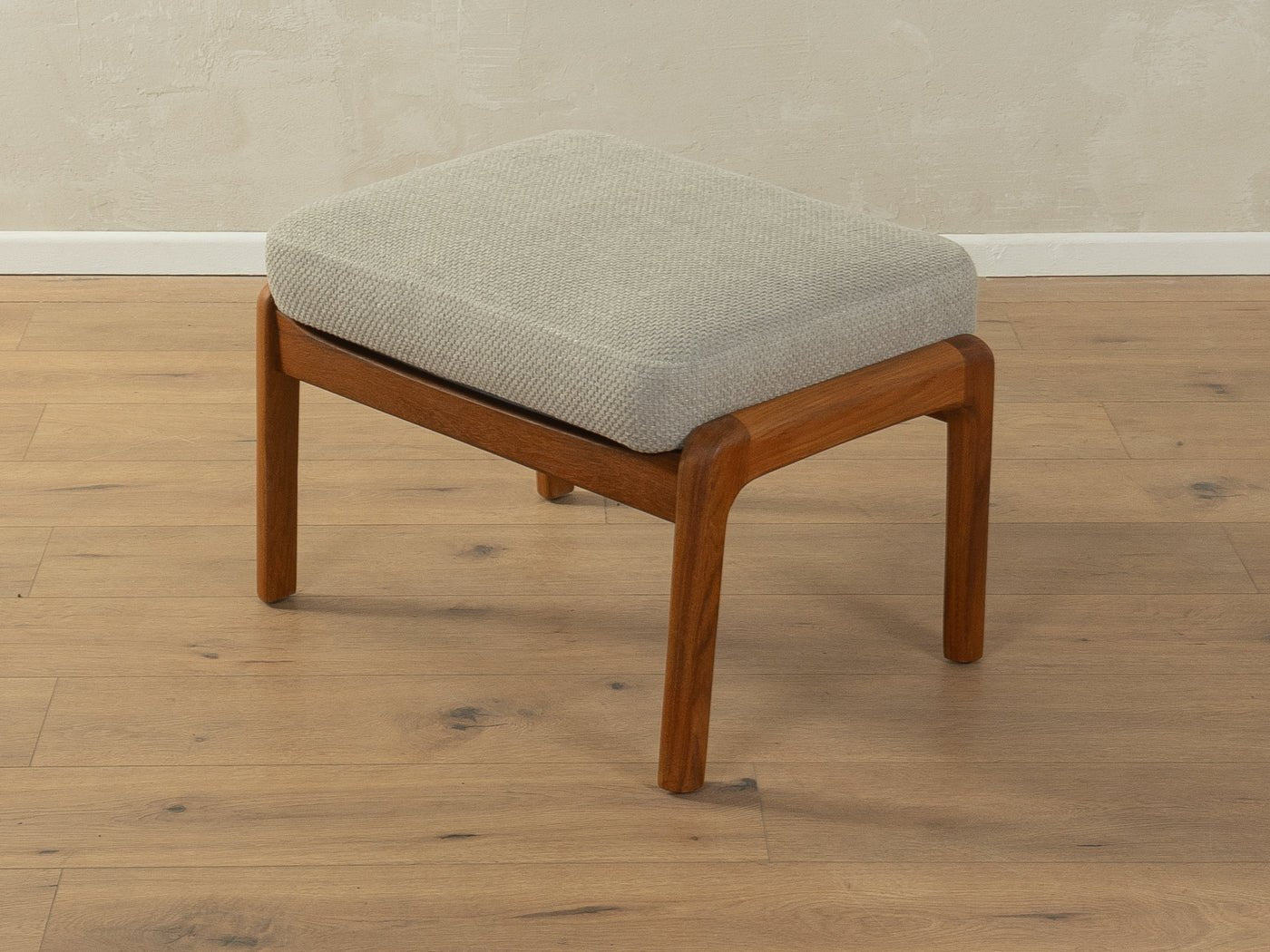 SENATOR Sessel mit Hocker, Ole Wanscher - Mid Century Friends - Vintage - Retro - Mid Century