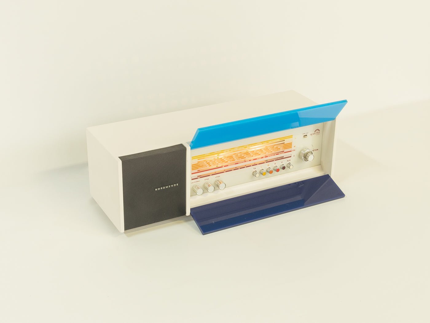 SPECTRA FUTURA M Radio, Raymond Loewy, Nordmende - Mid Century Friends - Vintage - Retro - Mid Century