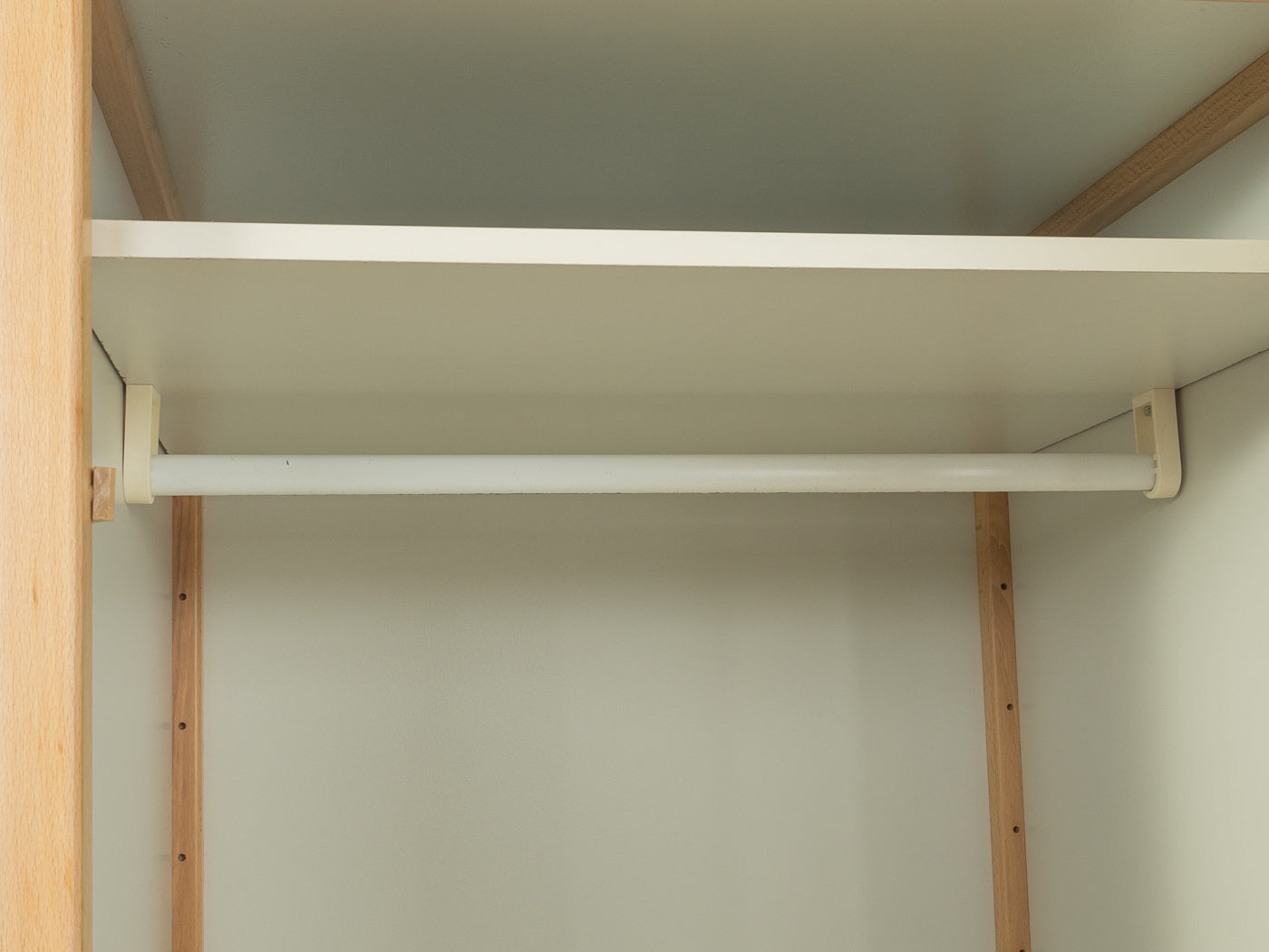 Flötotto wardrobe