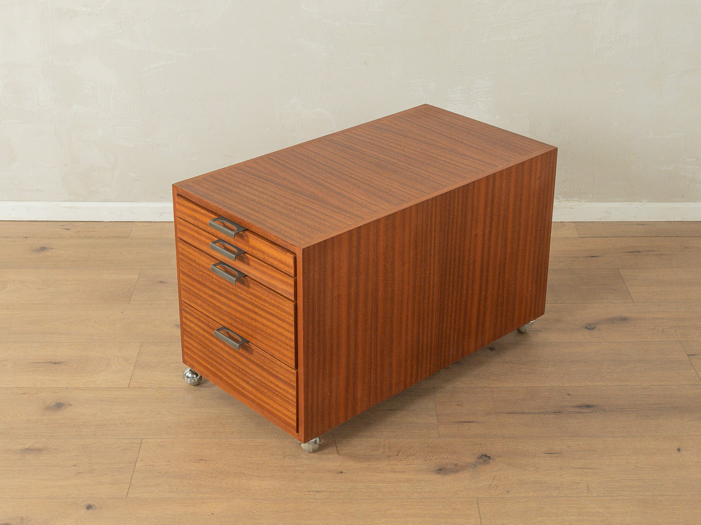 Roller container, Herbert Hirche, Holzäpfel