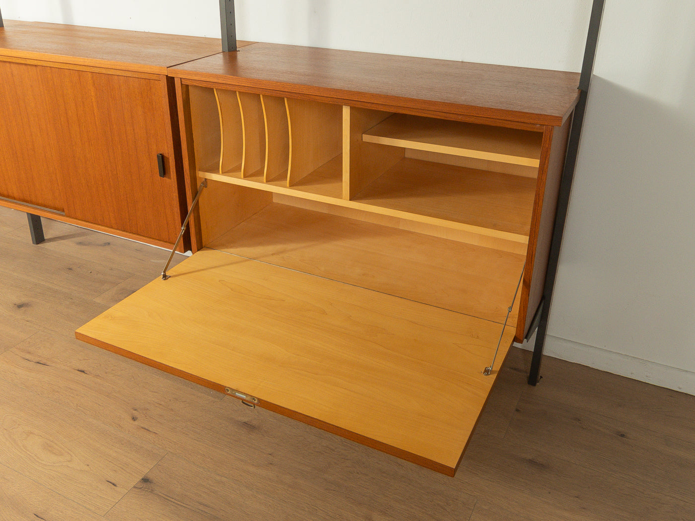 1960s Shelving system, Olof Pira