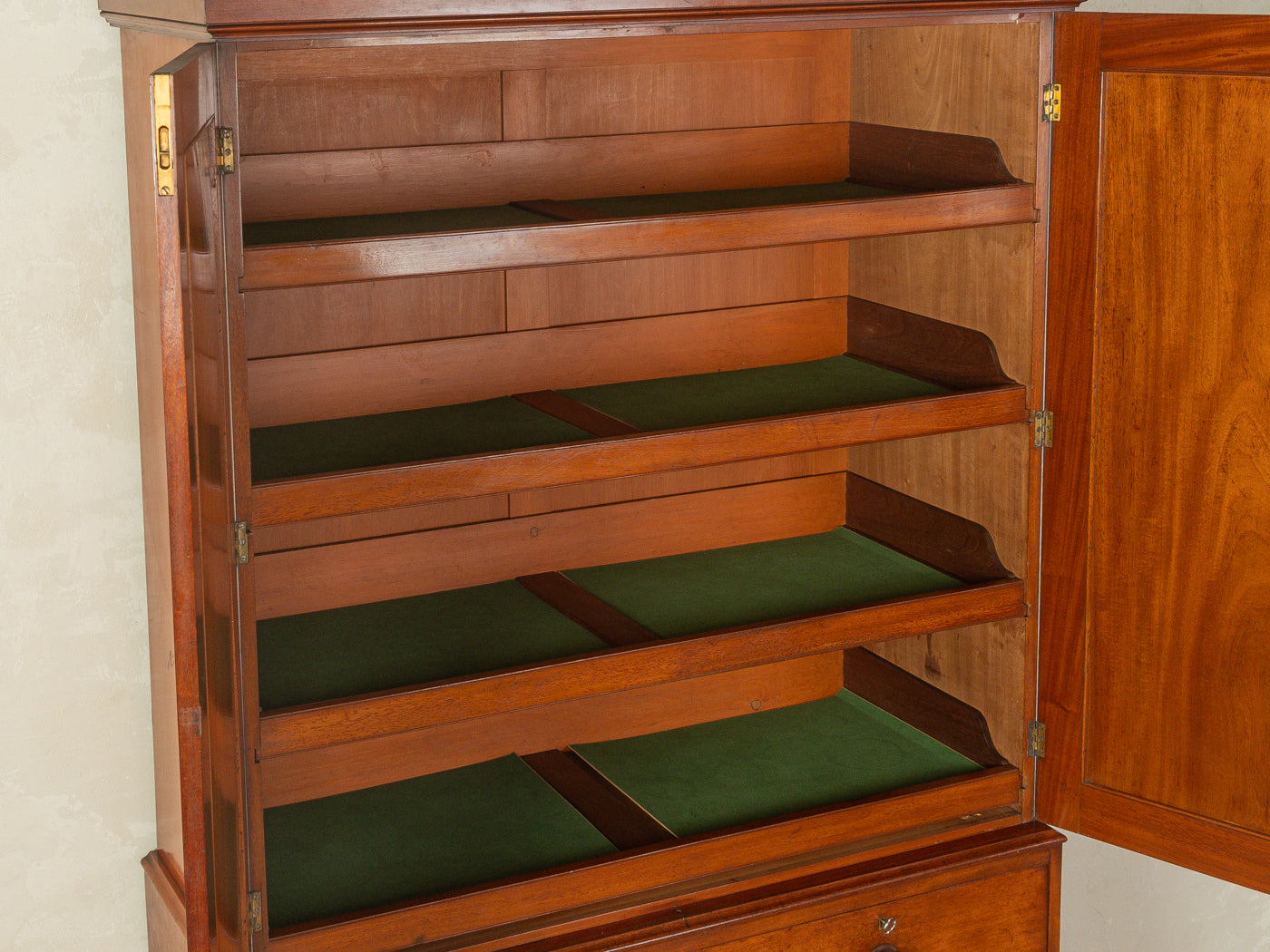 1840er Jahre Linen Press Wäscheschrank