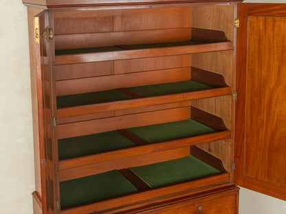 1840er Jahre Linen Press Wäscheschrank