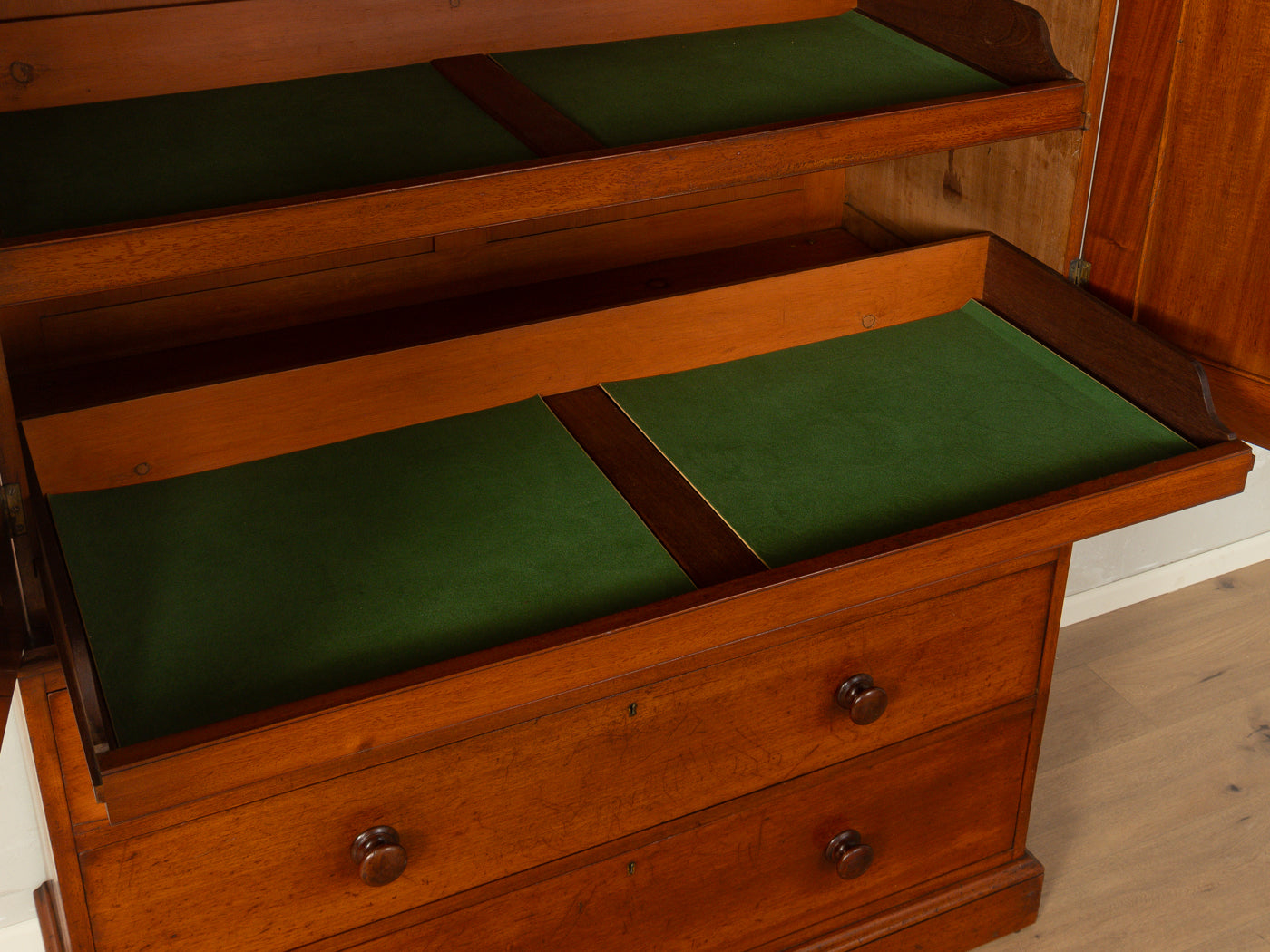 1840er Jahre Linen Press Wäscheschrank