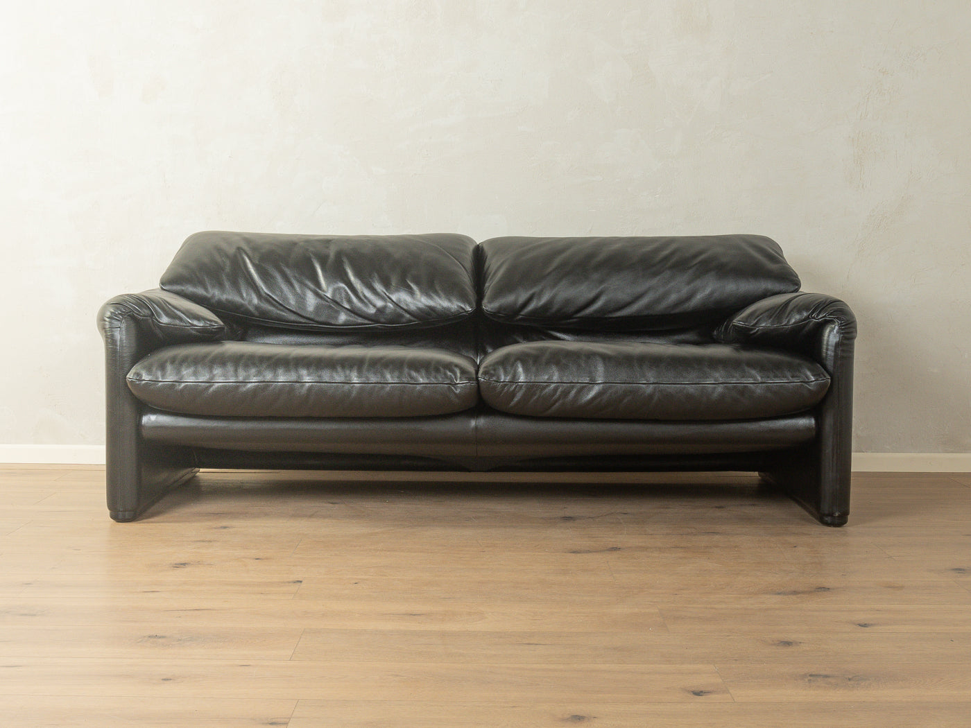 675 MARALUNGA Sofa, Vico Magistretti, Cassina