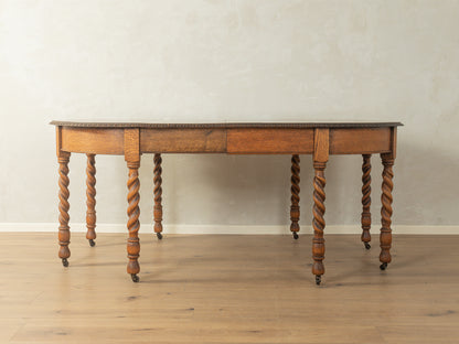 Victorian dining table, circa 1840