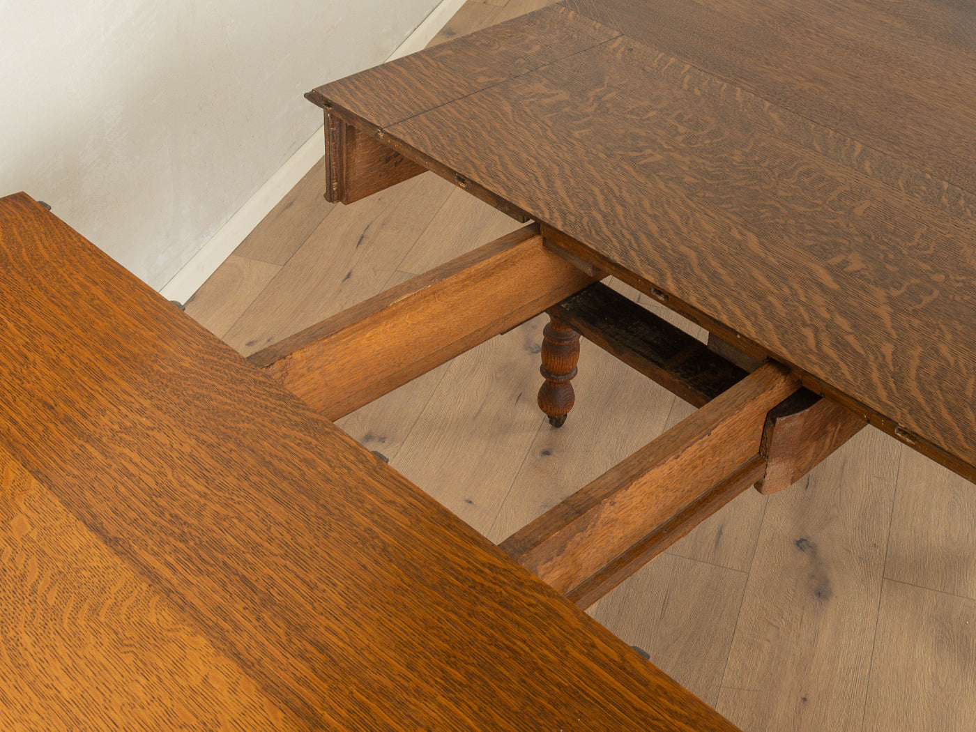 Victorian dining table, circa 1840