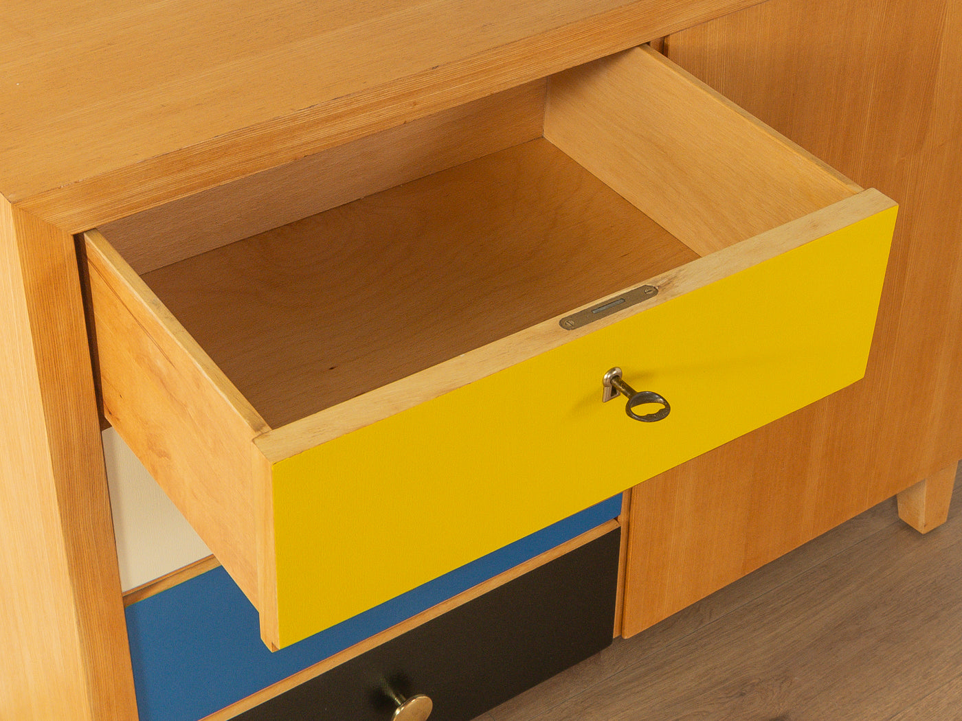 1950s chest of drawers, Musterring