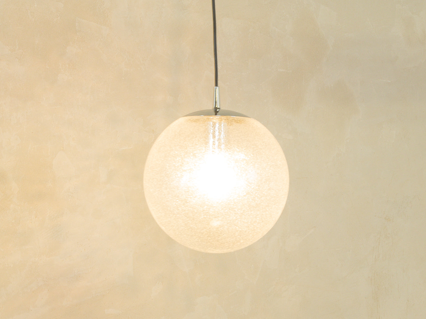 1950er Jahre Kugel-Deckenlampe, Peill & Putzler