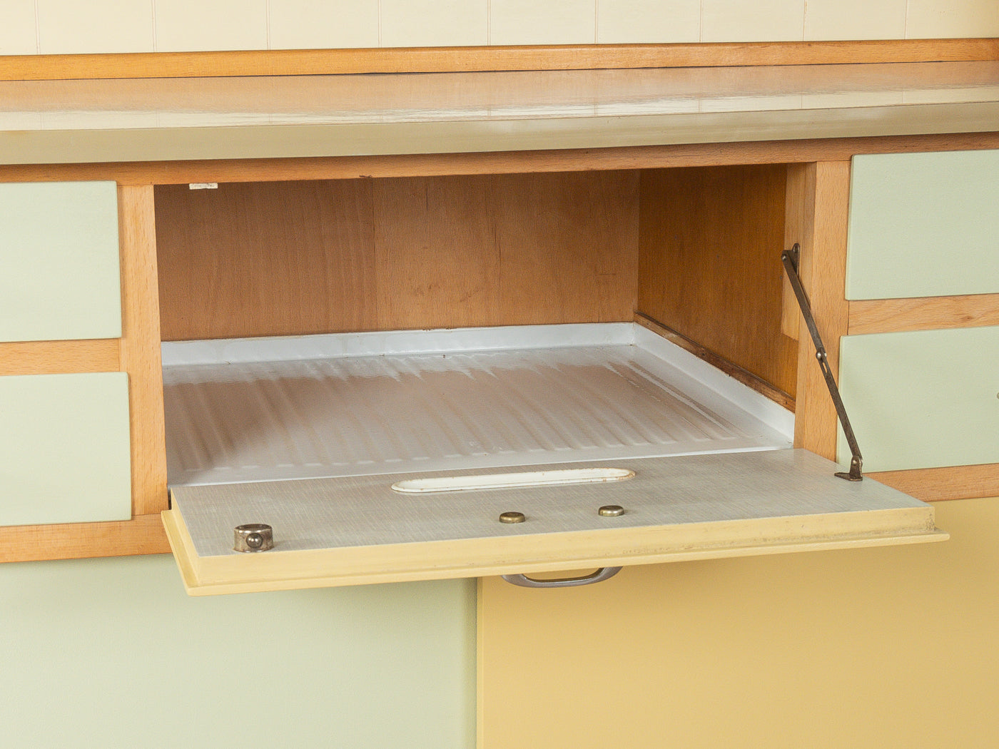 Zauberhafter Küchenschrank