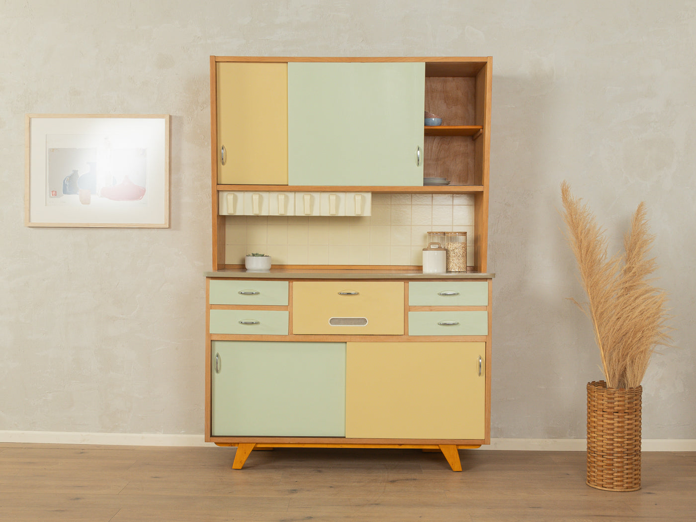 Charming kitchen cabinet