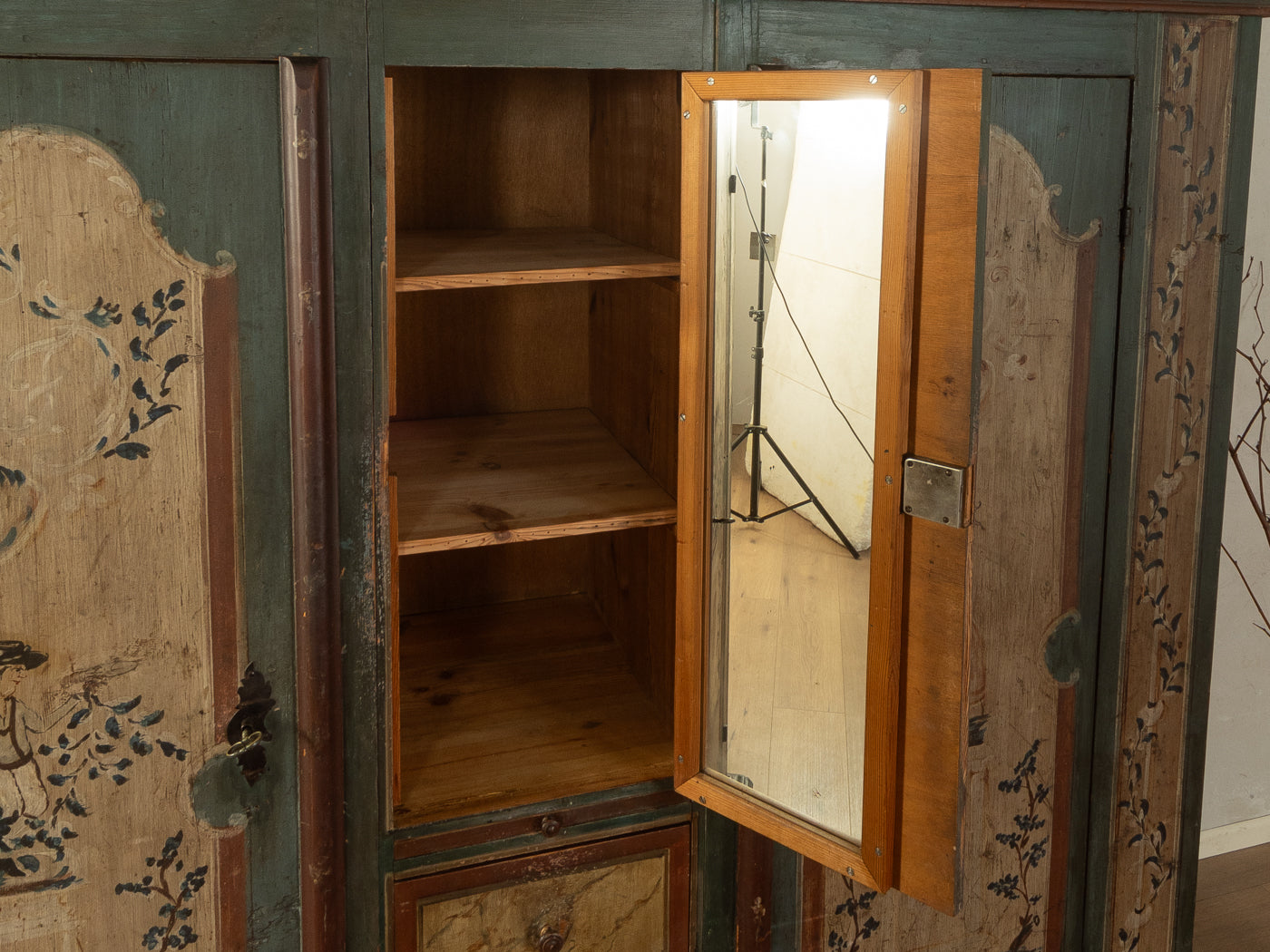 Antiker Bauernschrank