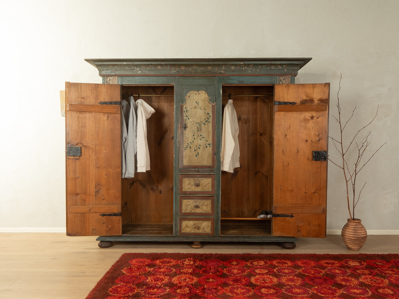 Antiker Bauernschrank