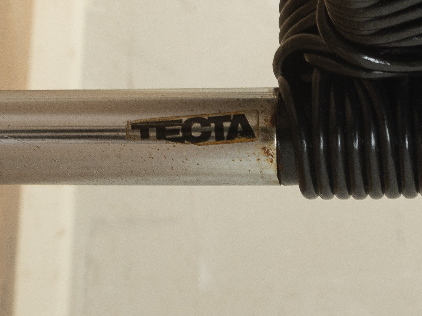 D44 Freischwinger, Tecta