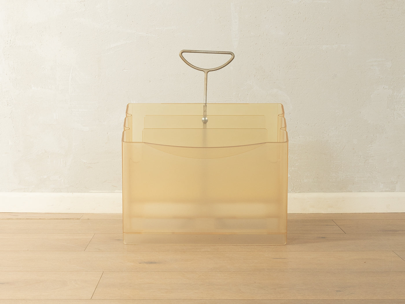 Zeitungsständer, Andries und Hiroko van Onck, Magis - Bild 2