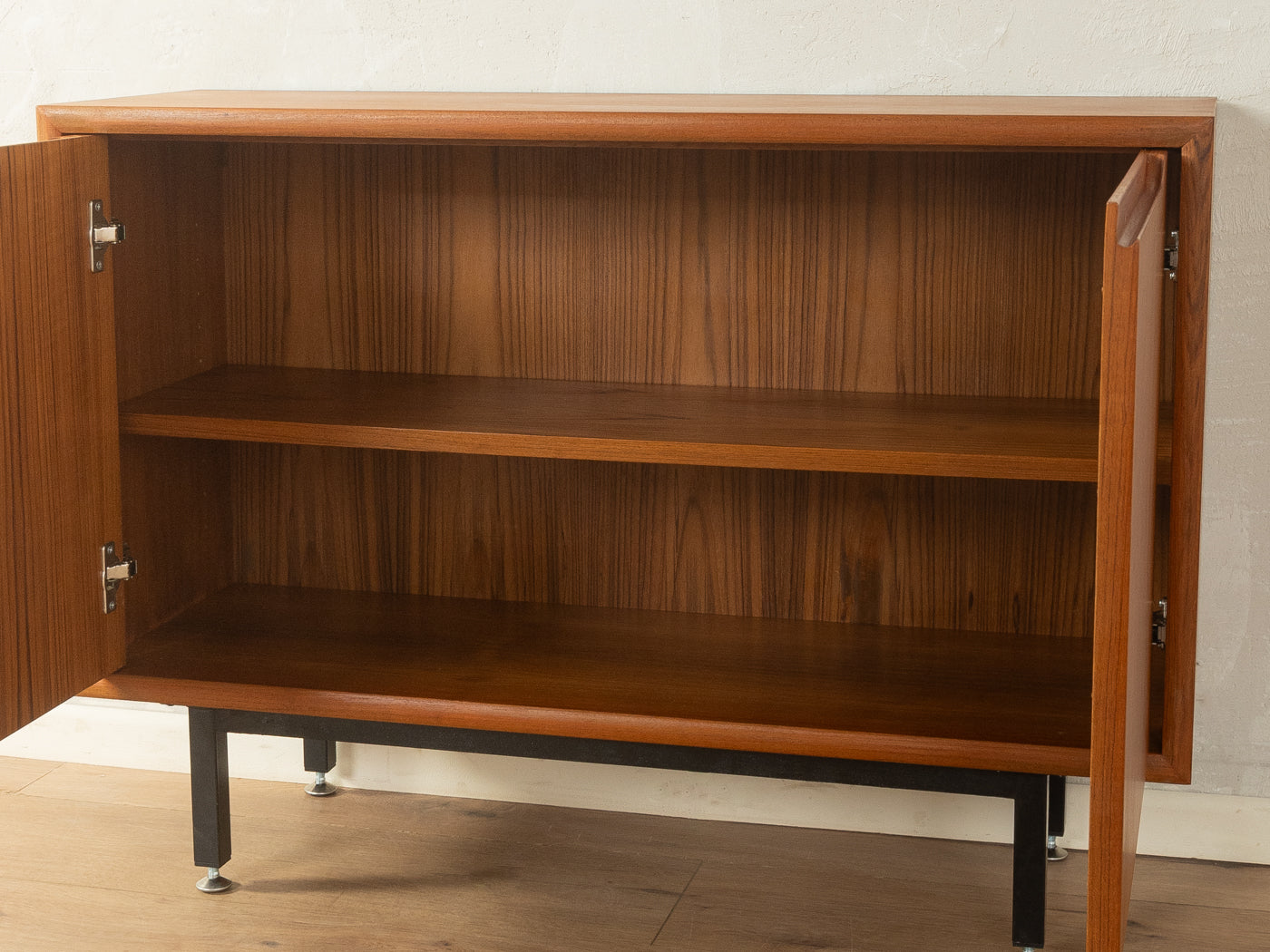 1960s dresser