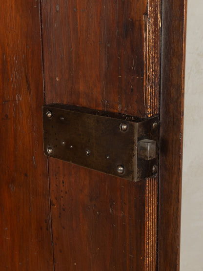 Barocker Kleiderschrank aus Nussholz, um 1760