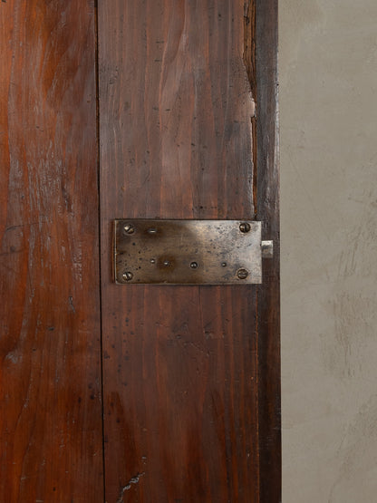 Barocker Kleiderschrank aus Nussholz, um 1760