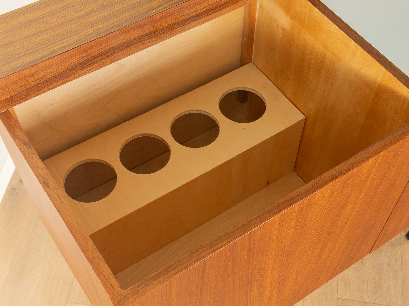 Exclusive home bar