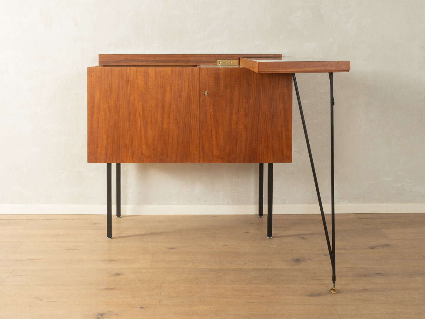 Exclusive home bar