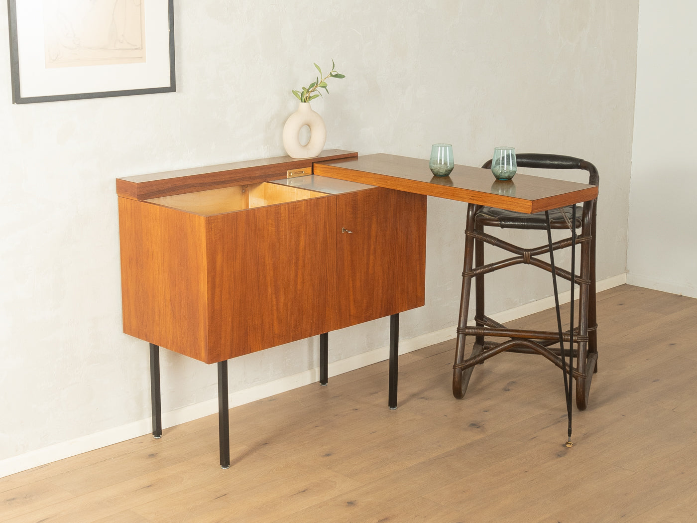Exclusive home bar