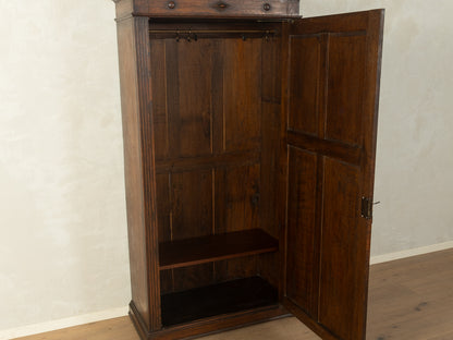 Antiker Eichenholz-Schrank mit Kassettenfronten - Bild 5